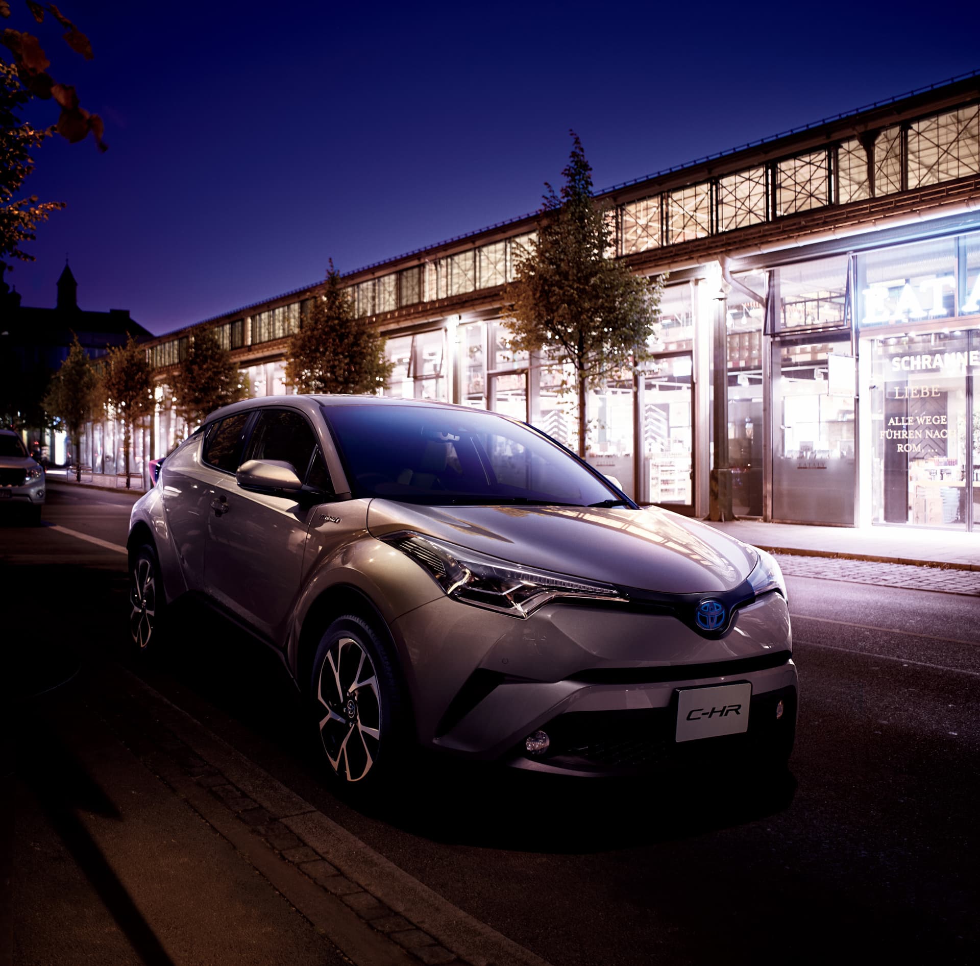 C-HRの乗り換え先候補？新型プリウスとSUV「C-HR」を比較｜KINTO